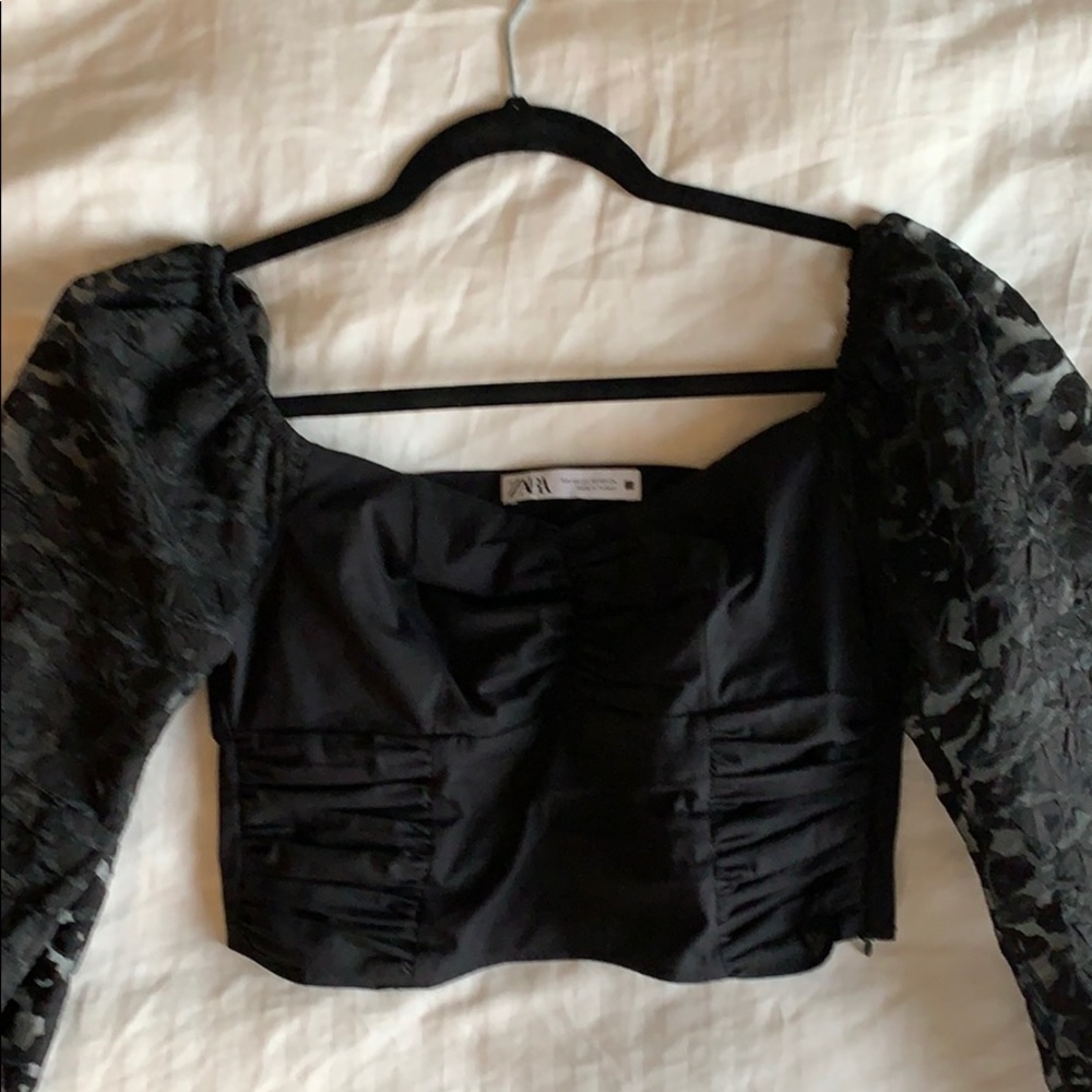 Black Zara cropped top!